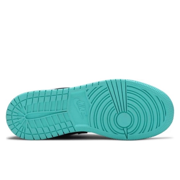 Air Jordan 1 Low GS Multi Color. Size 5. - Picture 3 of 12